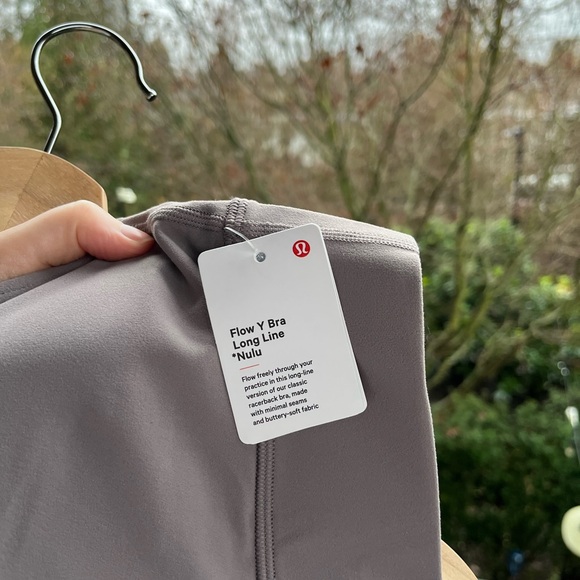 Lululemon flow y bra long lined size 6 - Picture 3 of 4